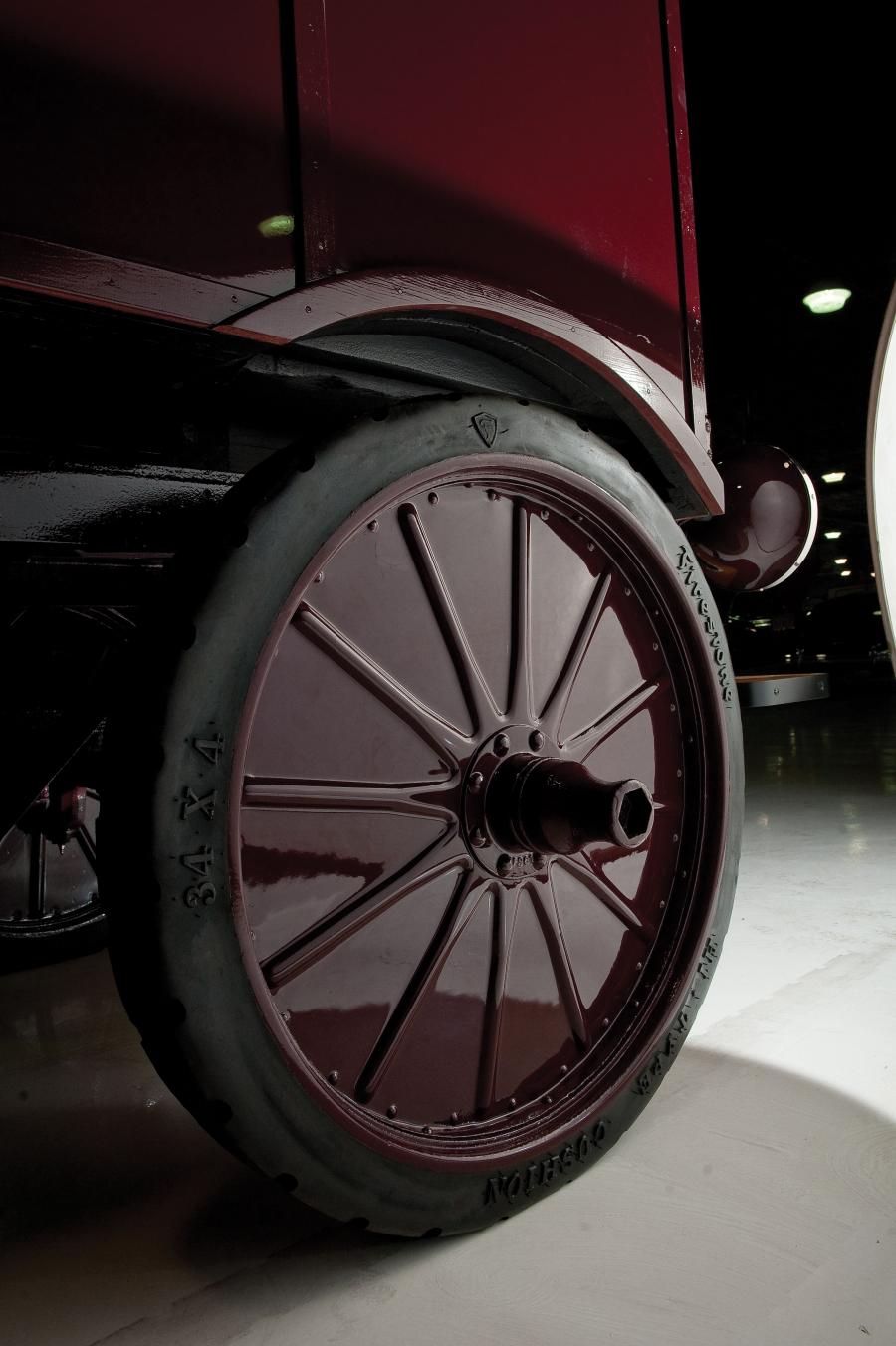 Колеса Walker Electric Model 15 Delivery Truck 1909 года  (фото 9 из 12)
